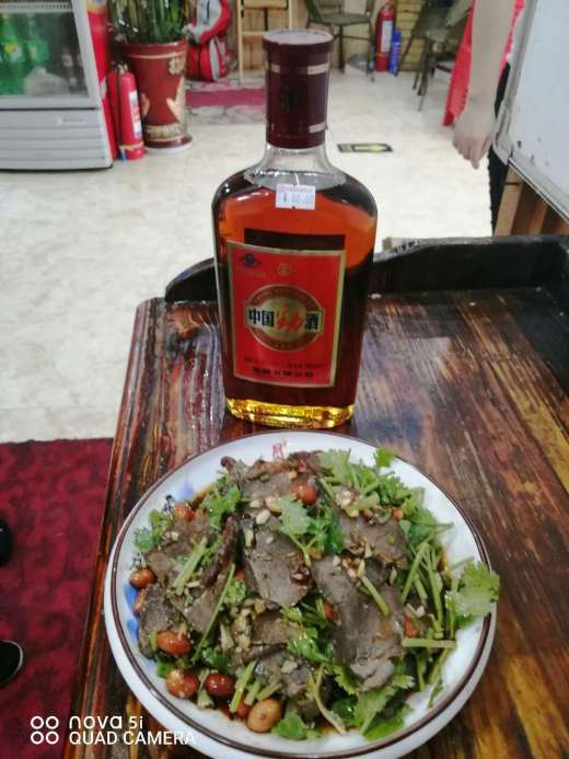 冰镇劲酒 鱼头泡饭(西寺大道深巷 冰镇劲酒 卤虾(回家吃饭 冰镇劲酒