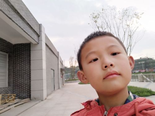 我是60号,正在参加广安区免费篮球培训班开班