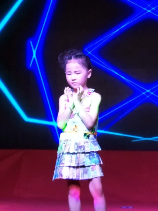 郑诗琪柯鸿权曾钇橦陈诗怡陈语菲方语萱郑雅欣孙恬昕