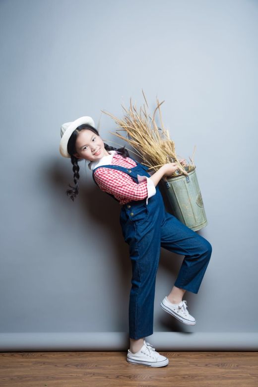 伍俊晔 朱笑然 施景翔 夏艺菲 朱栩诺 王梓萌 王卓宇 马楷然 景格非