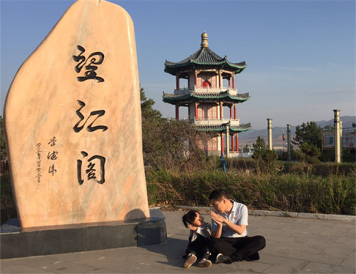 徐铭远-旅游代言家庭 池浩然-智慧书香家庭 王冠中-旅游代言家庭