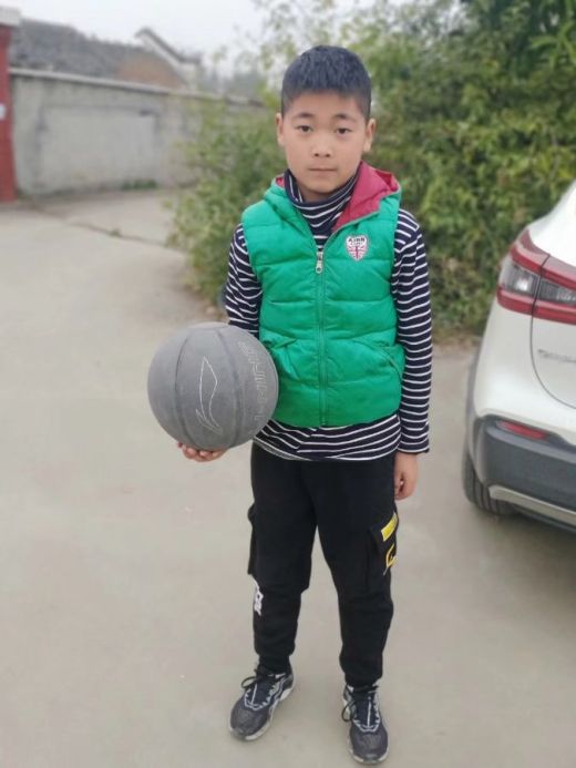 票陈李可13号3016票林宸西21号5261票钟楉伊2号5677票微信投票报名选